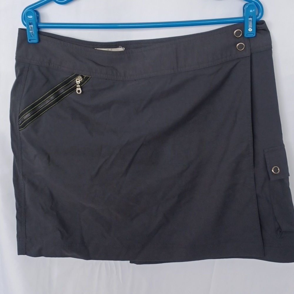 Title Nine Dream Skort - Gray with black & pink trim